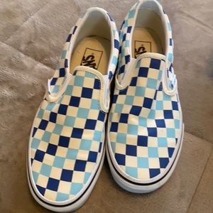 Checkered blue vans in 5.5 men’s and 7 women’s